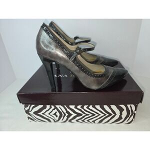 Dana Buchman Metallic Pewter Black Patent Mary Jane Brogue Heel Pumps Size 7
364